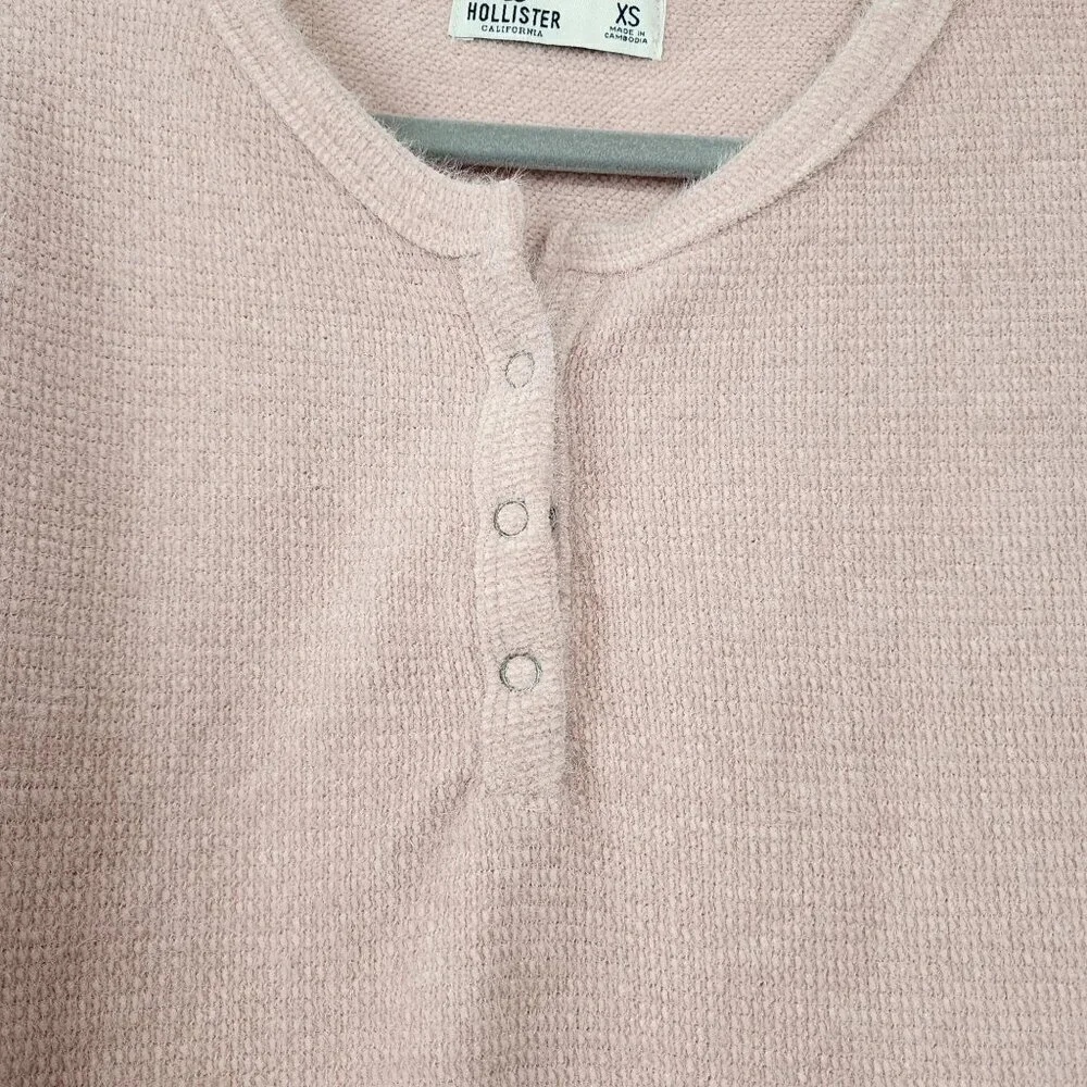 Hollister sz XS women cropped top sweater pink soft long sleeve teens
